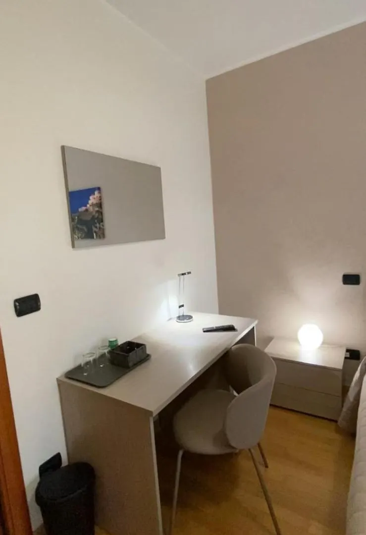 Af Apartments Faraone Bari 0*,